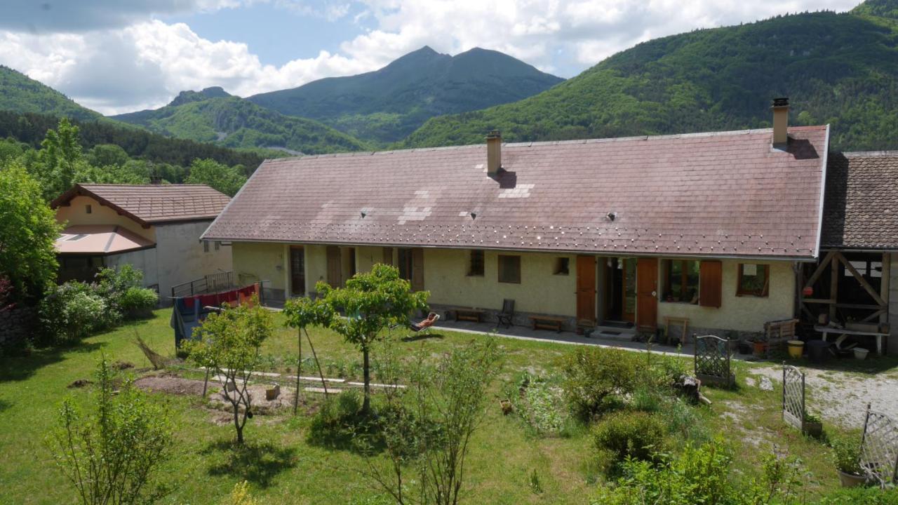 Chambres Et Table D'Hote Le Petit Radis Lus-la-Croix-Haute Kültér fotó